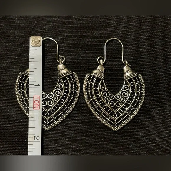Earrings - Picture 2 of 3